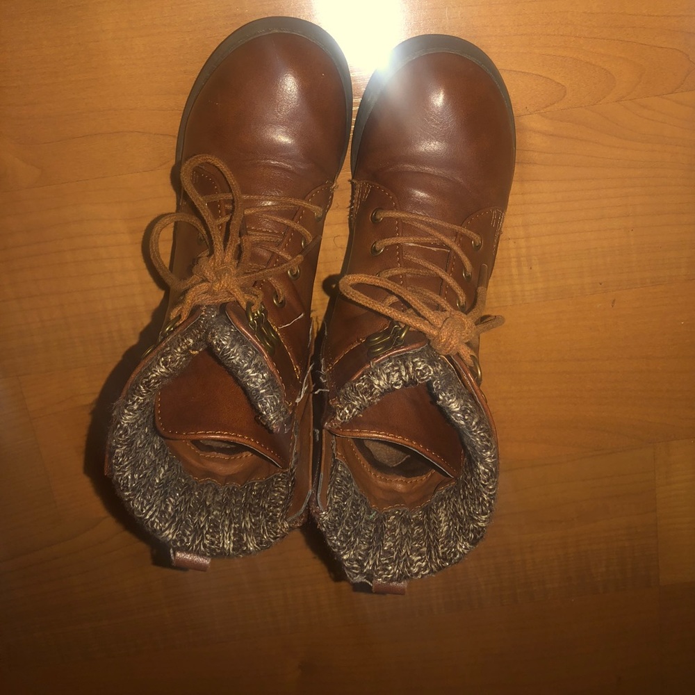 Girls boots